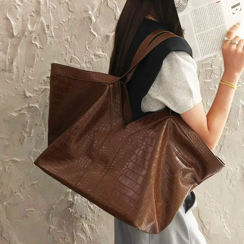 Übergroße Tragetaschen mit Kro – Luxury Bags Tote Bewertung und Preis